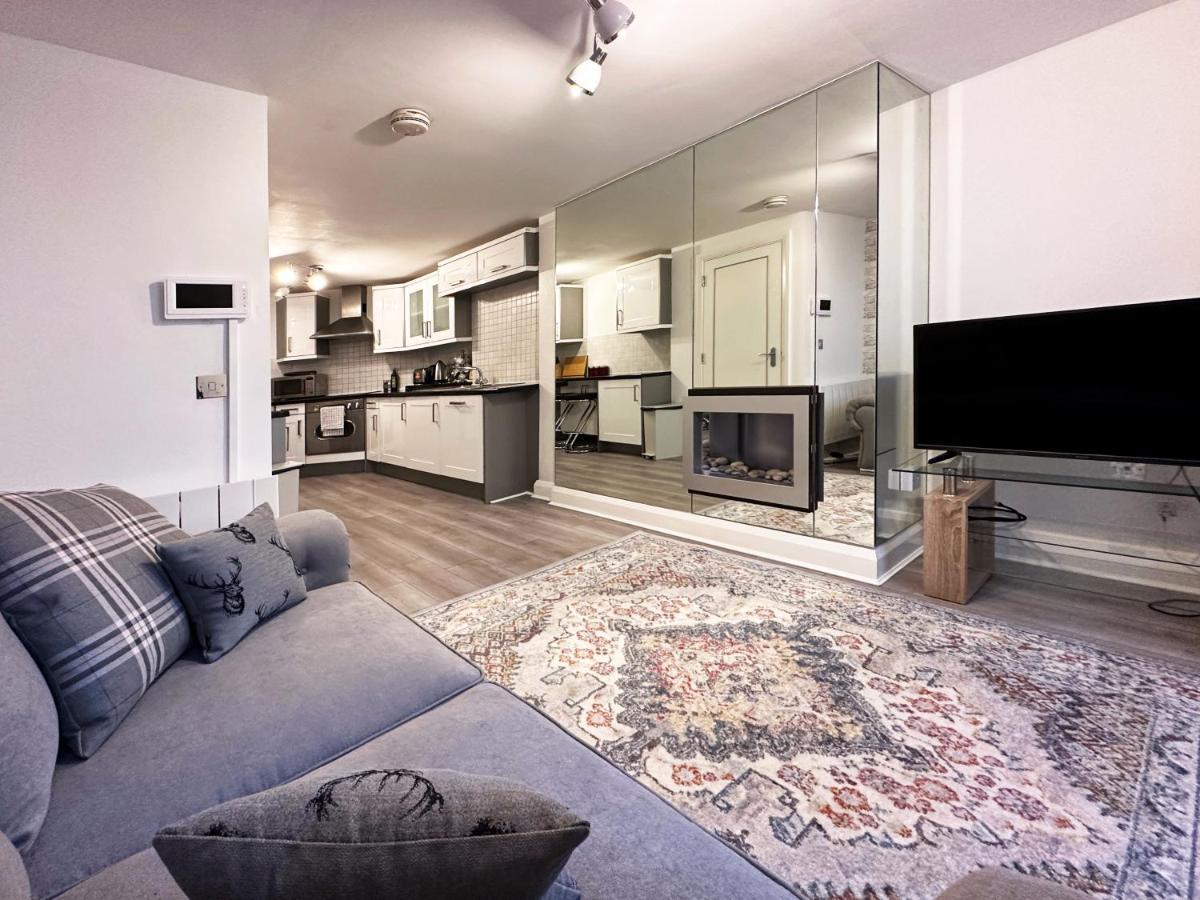 Chic Apartment In Mayfair London Eksteriør bilde