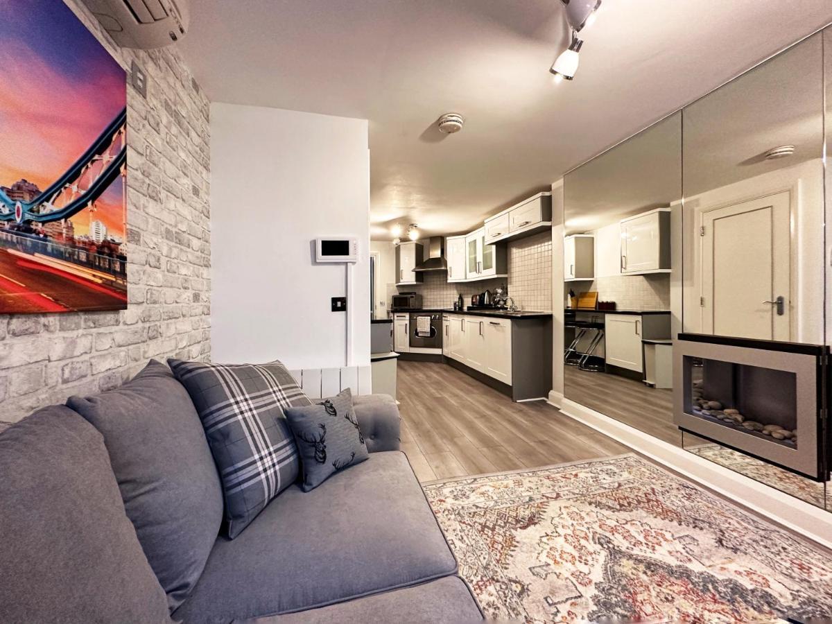 Chic Apartment In Mayfair London Eksteriør bilde