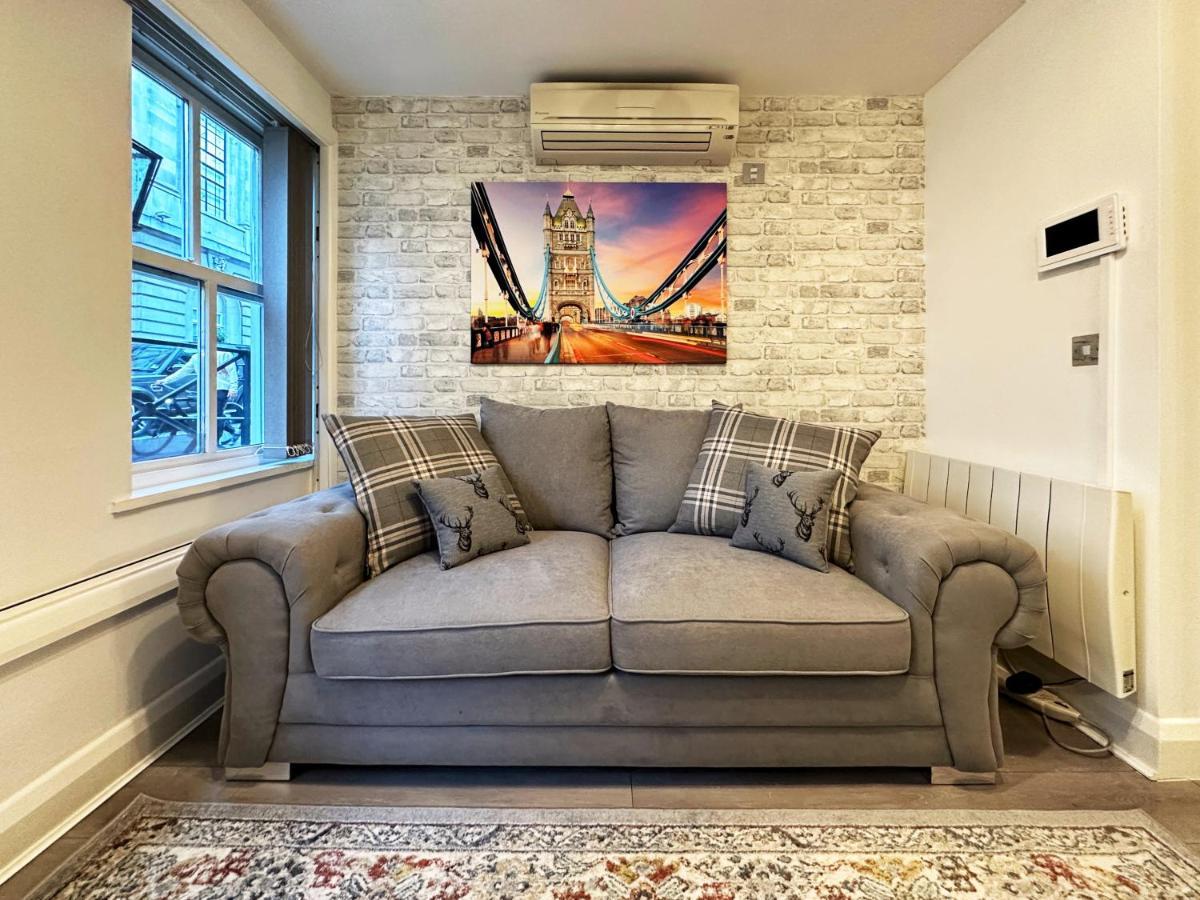 Chic Apartment In Mayfair London Eksteriør bilde