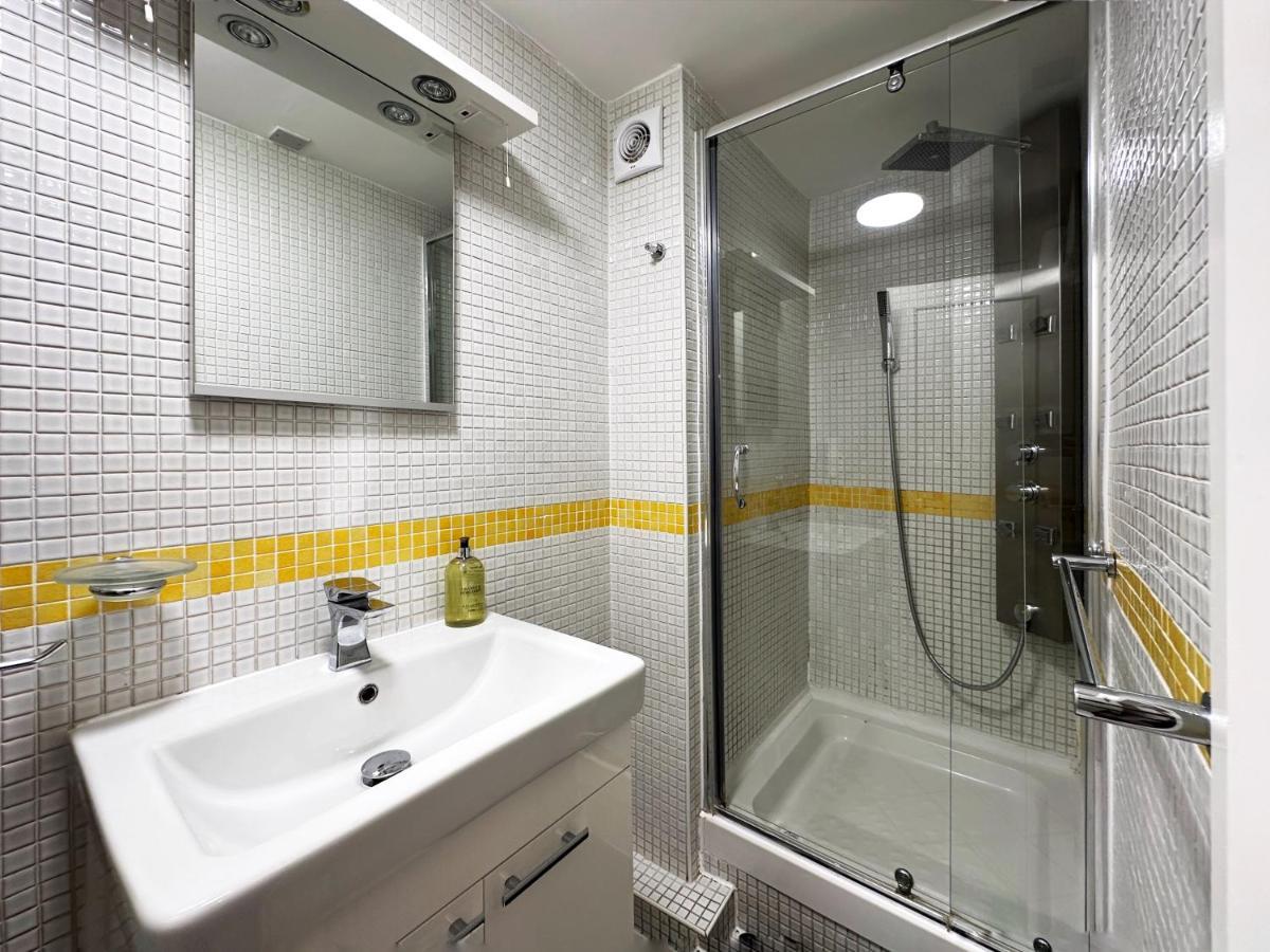 Chic Apartment In Mayfair London Eksteriør bilde